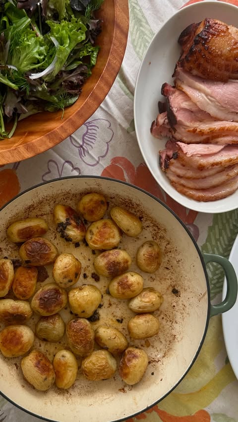 Instagram post by @lil_eets for Woolworths. Caption reads: I usually go WAY over the top with my Christmas....