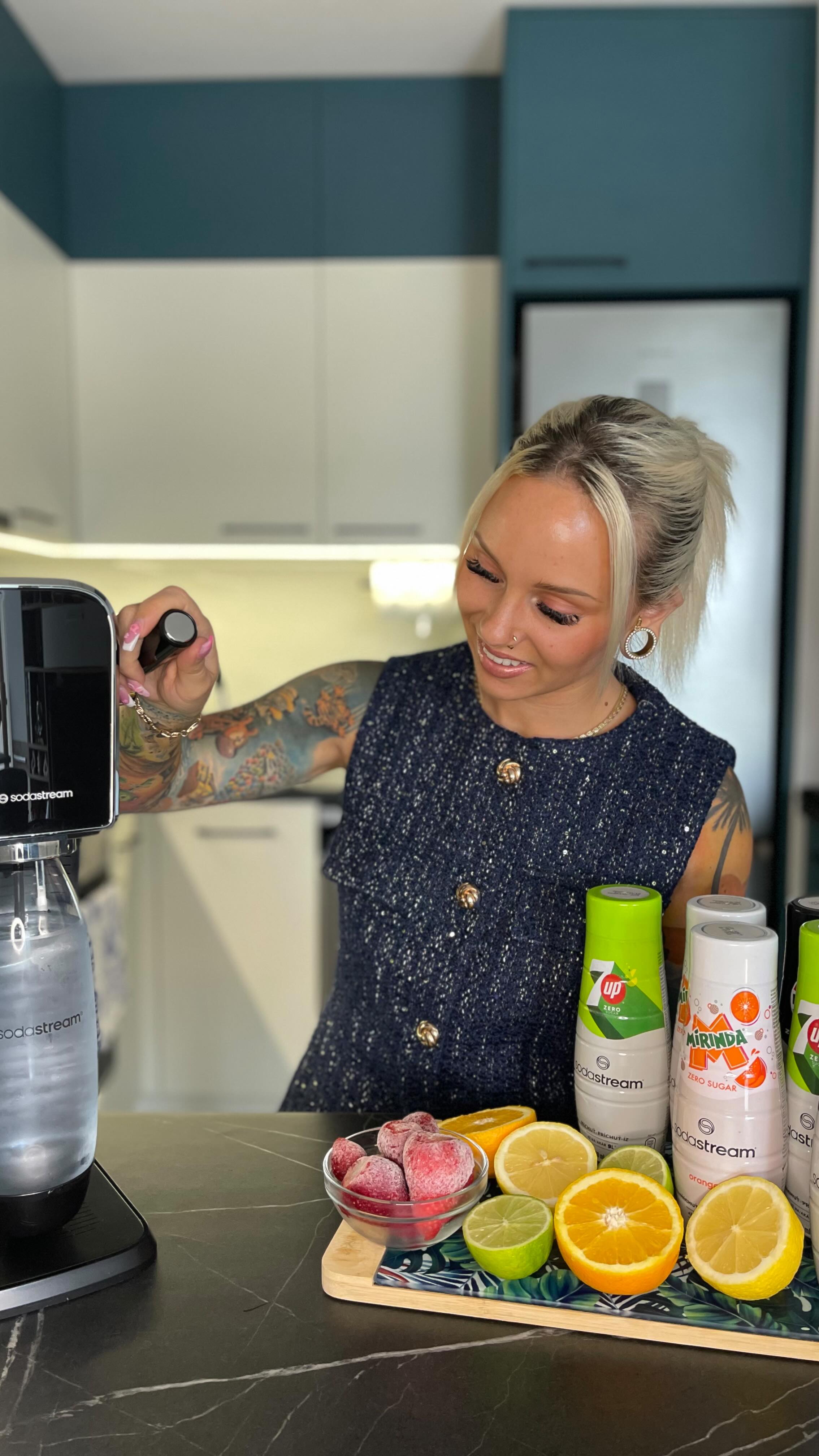 Instagram post by @zsaneszka for SodaStream. Caption reads: [...] sstzsanett10 kuponkóddal a....