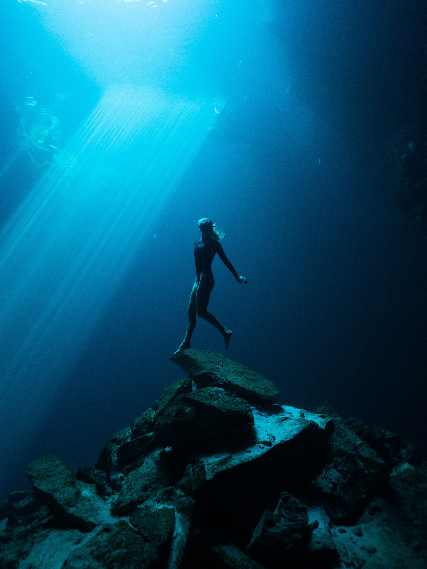 Instagram post by @brinkleydavies for Discover Earth. Caption reads: What the Ocean Taught Me?

That resilience and....