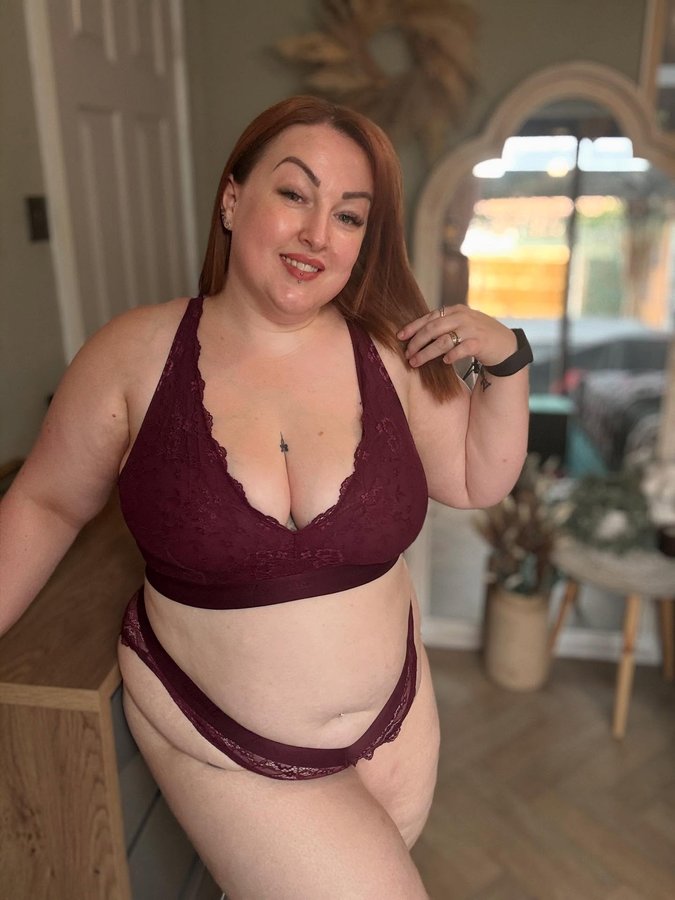 Instagram post by @curvy_crazy_cute for Lemonade Dolls. Caption reads: [...] signature lace set in wine from....