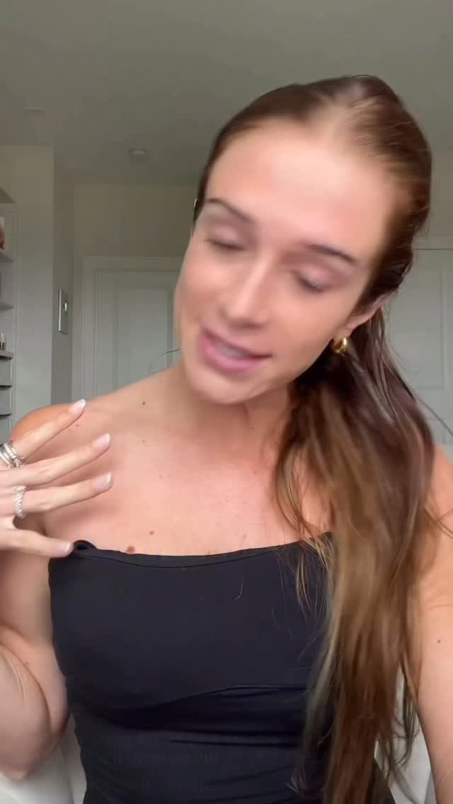 Instagram post by @sarah_wolak for Suave. Caption reads: Cheers to giving ALL of your skin the hydration....