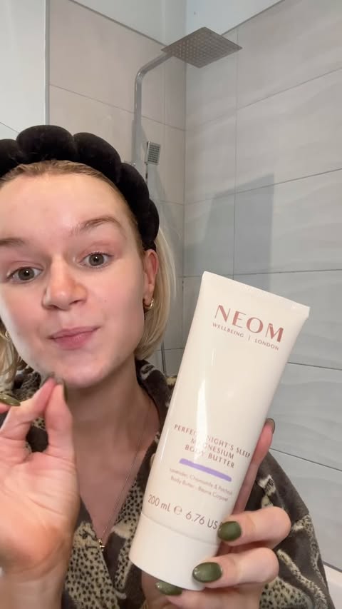 Instagram post by @barrebybates for NEOM. Caption reads: [...] to my night time routine honeys !!!!....