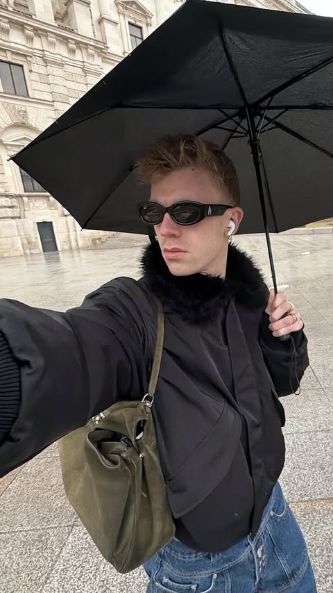Instagram post by @jeremy.moeller for American Express. Caption reads: Werbung / 24 hours in Vienna with museum hopping,....
