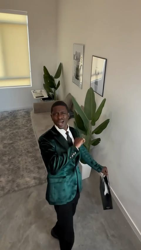 Instagram post by @natethedonn for COOFANDY. Caption reads: [...] own events transformation? 🎄

Google....