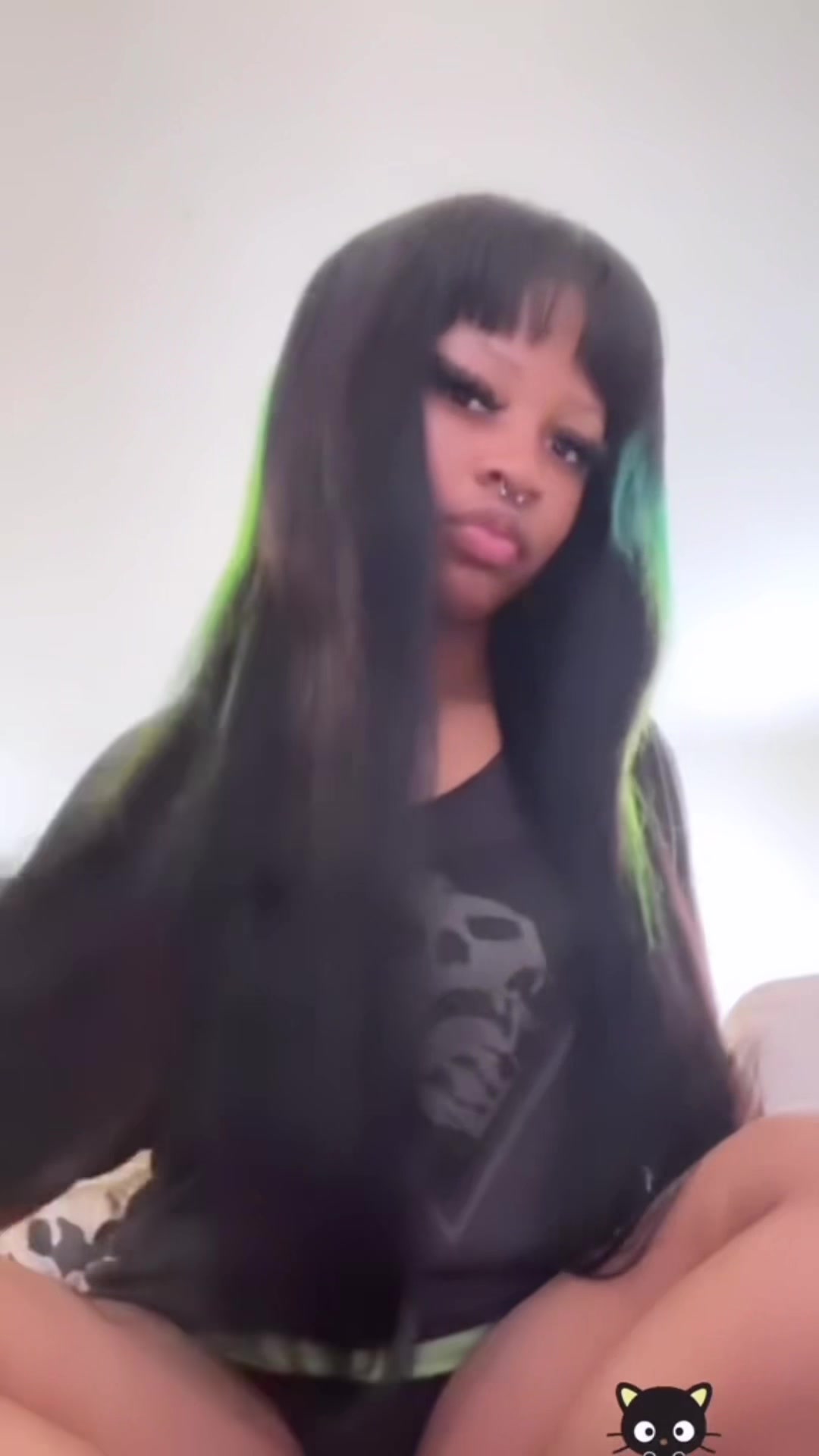 TikTok post by @alonnasobased for Sunny Hair. Caption reads: [...] #humanhair #alt Shop details:....