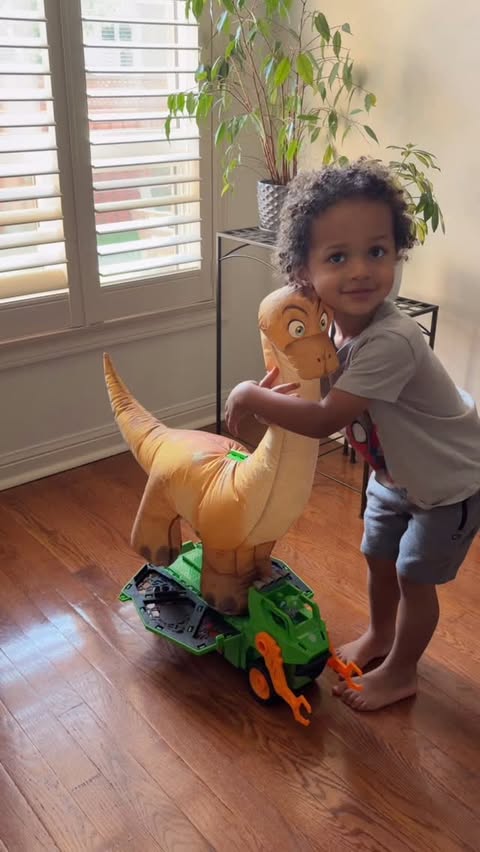 Instagram post by @spilledpolish for Butterly. Caption reads: [...] with his new toy! Thank you @thisisbutterly....