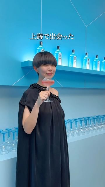 Instagram post by @mimibi_art301 for Bombay Sapphire. Caption reads: 今回は中国上海で開催された、ボンベイ・サファイアと現地アーティストのコラボイベント「Saw This....