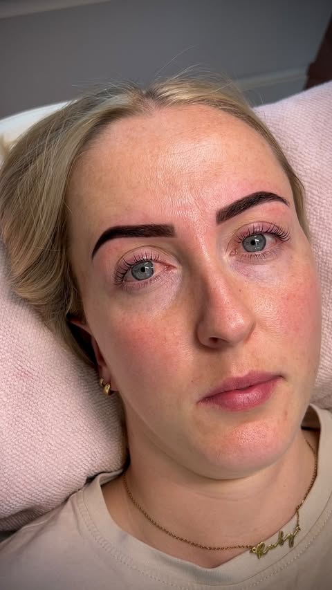 Instagram post by @totalbeautylauren for Beautiful Brows & Lashes. Caption reads: a little tutorial how to use @beautifulbrows....
