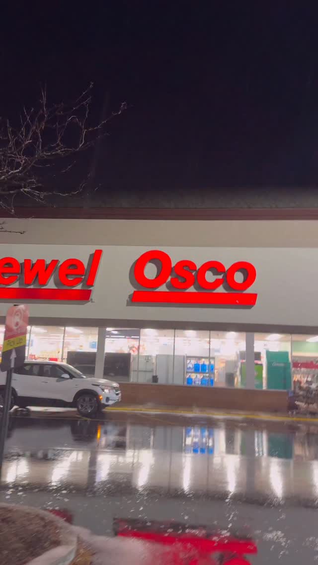 Instagram post by @hoosieronthemove for Original Crumbs. Caption reads: @originalcrumbs is back in Chicago! These colossal....