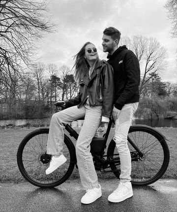 Instagram post by @lunabijl for VanMoof. Caption reads: My ride or die ❤️ @vanmoof #ridethefuture #vanmoof....