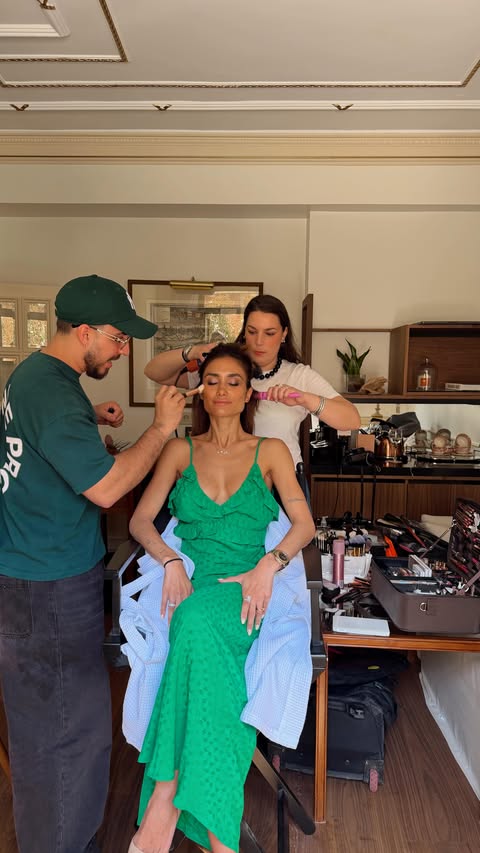 Instagram post by @ierapaperlight for Sandro Paris. Caption reads: PUBLI @sandroparis La cazadora vaquera???? 🔥🤠🤩.