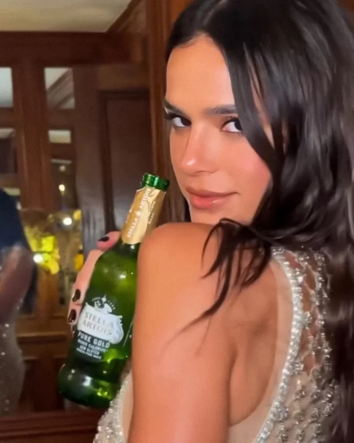 Instagram post by @bruna_iconica for Stella Artois. Caption reads: @stellaartoisbrasil 🥂✨ Bruna 30.