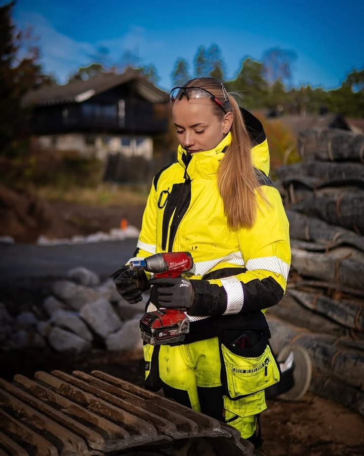 Instagram post by @gulbloggen for Blåkläder. Caption reads: 🎶✨When it goes from “Oh life could be a dream” to....