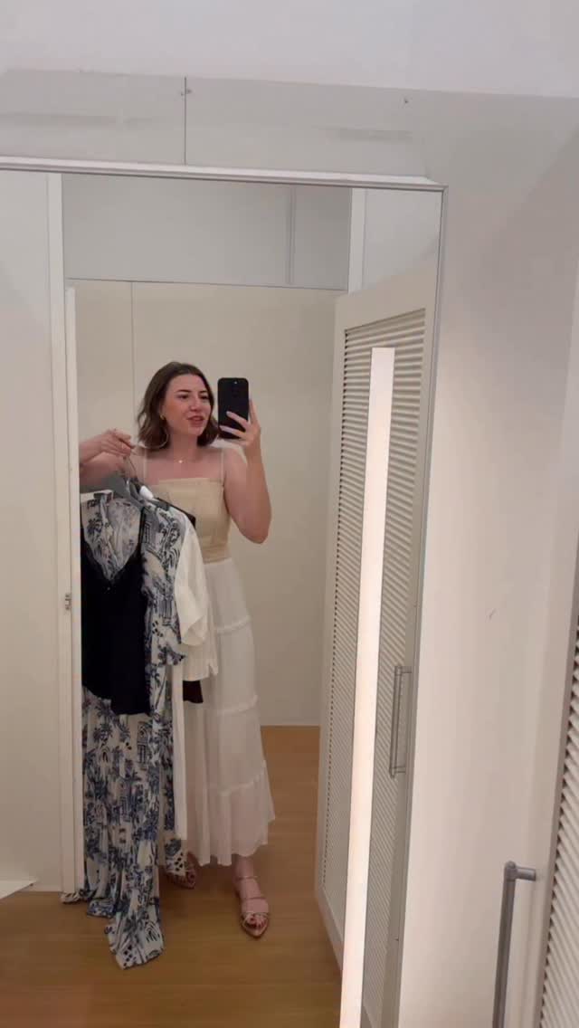 Instagram post by @bia.alvescarvalho for Riachuelo. Caption reads: Novidades @riachuelo 🤩
Comente EU QUERO que te....