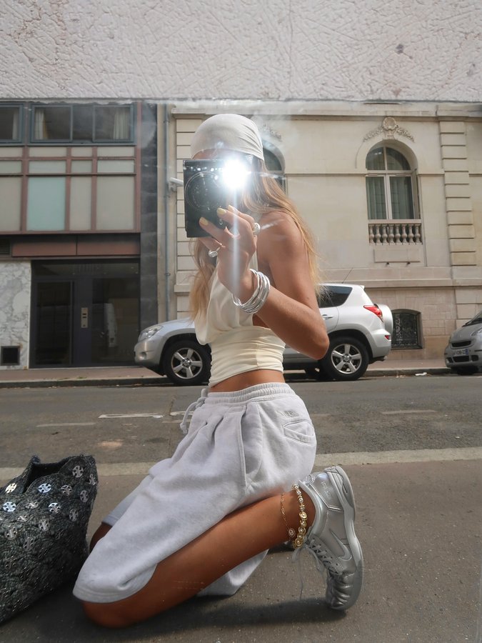 Instagram post by @carla_ginola for Courir. Caption reads: @courir Nike T90 🪩 

.

collaboration commerciale.