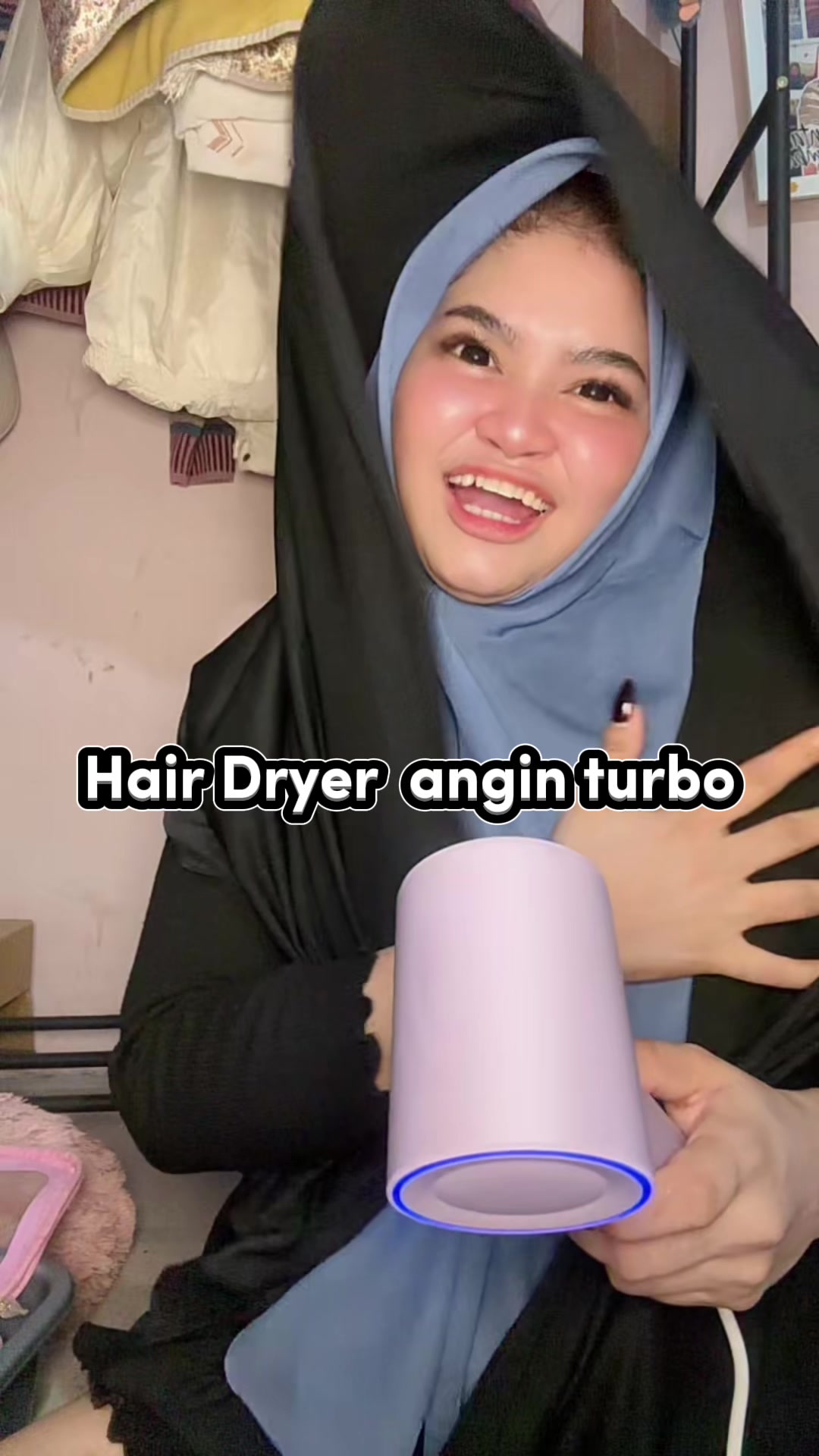 TikTok post by @intan_lembata22 for Yoole. Caption reads: Gilloooo hair dryer nya kelas banget @Yoole....