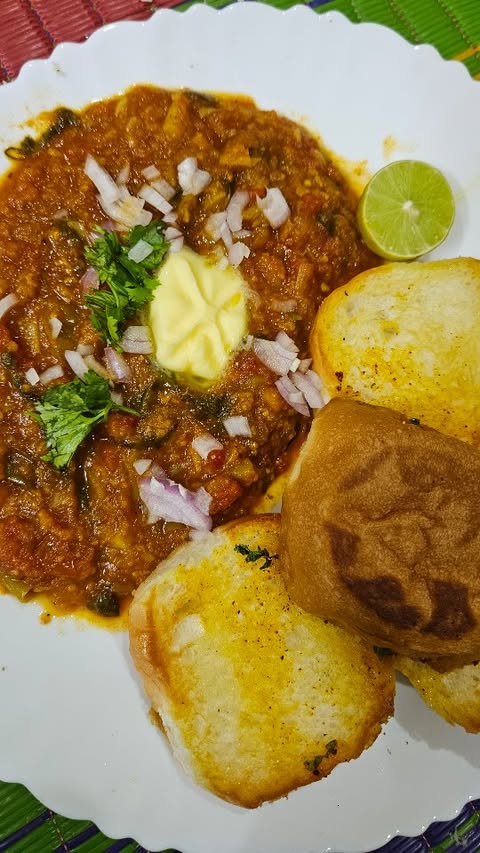 Instagram post by @deepika_karnatapu for The Indus Valley. Caption reads: పావ్ బాజీ 😋 In Cooker

💚 The Indus Valley: 100%....