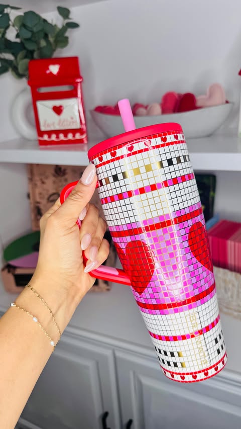 Instagram post by @itsmoniquesworld for Anthropologie. Caption reads: What do we think… bows or no bows?

I love....