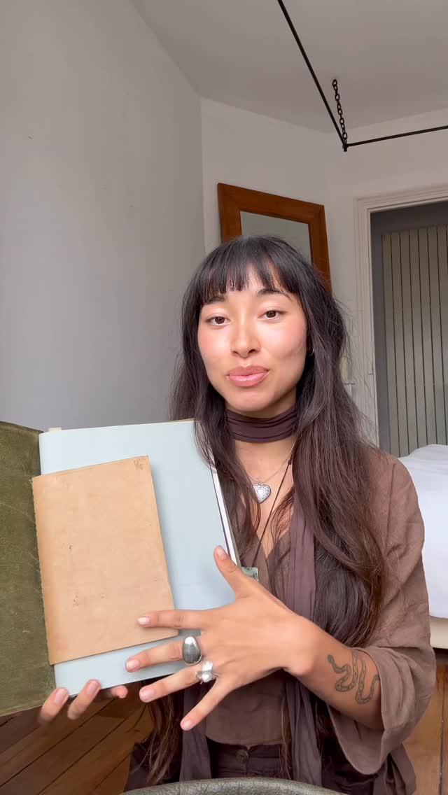 Instagram post by @yaknowme_hitomi for Origins. Caption reads: Daily carry items I luv 🤟🏻💭 @origins....