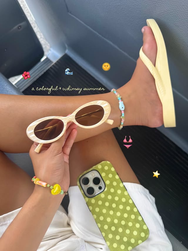 Instagram post by @gail_lardizabal for CASELY. Caption reads: [...] me want to go on vaycay 🤩🌴🌺 @get.casely....