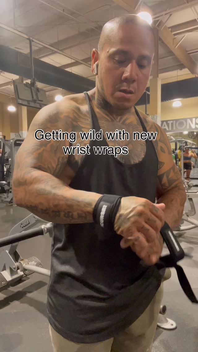 Instagram post by @inkedshortie_ for JNX Sports. Caption reads: [...] non stim preworkout 💪

•
Check out....