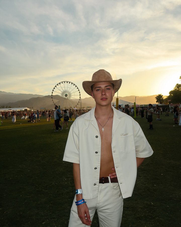 Instagram post by an influencer for LOAVIES. Caption reads: Coachella Day 3 Dump | #Coachella #lnvited.
