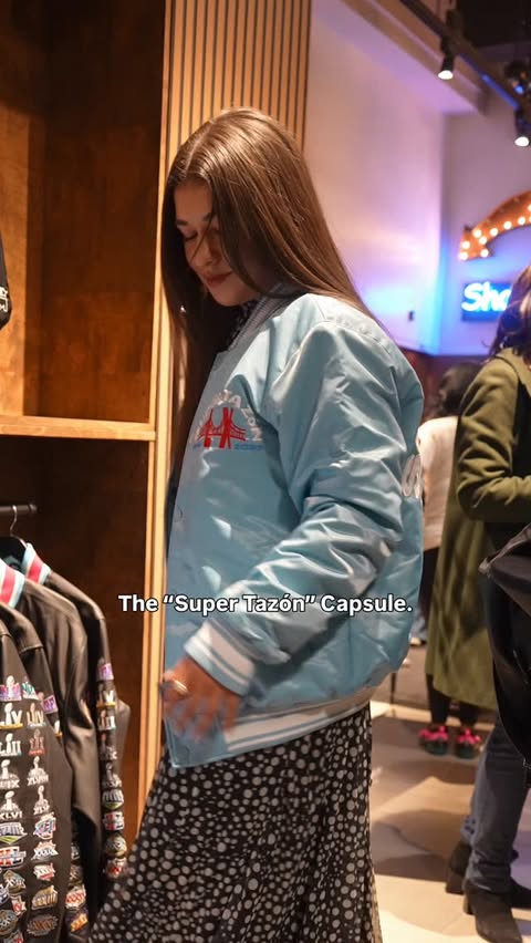 Instagram post by @issabelfonsecaa for Fanatics. Caption reads: [...] @starterofficial @officialnflshop @fanatics....