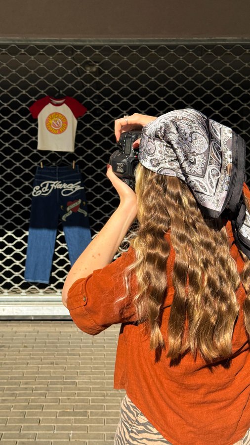 Instagram post by @illustrator.blog_artist for Photoroom. Caption reads: The model cancelled again… 10 minutes before call....