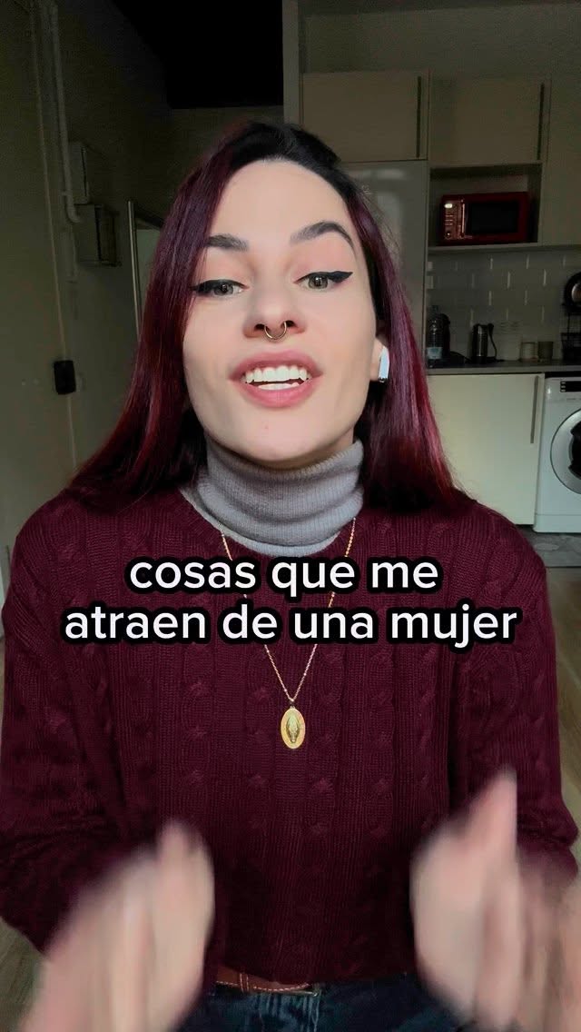Instagram post by @salander33 for Bumble. Caption reads: Cosas que me atraen de una mujer. 
La más....