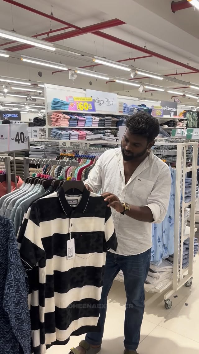 Instagram post by @dheenaexplorer for Fashion Factory. Caption reads: [...] 2, Get 5 FREE — only at Reliance Fashion....