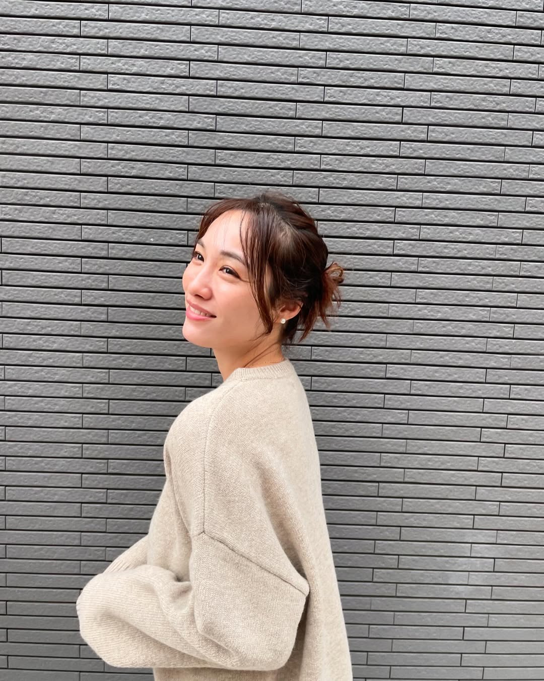 Instagram post by @anna_konno0615 for LIBJOIE. Caption reads: *
展示会でオーダーした、ウールニットプルオーバーが早速届いた〜🤍
かわいい!!!🥹
肌触りも気....