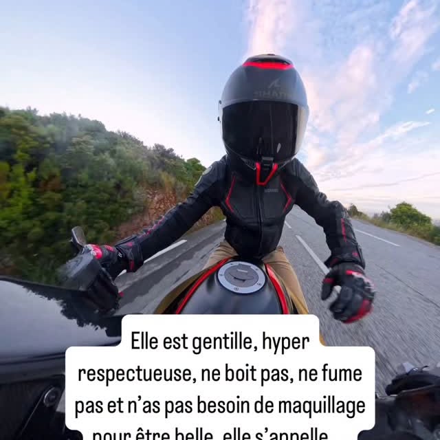 Instagram post by @daveharper14 for SHARK Helmets. Caption reads: [...] #firstlove #romantic #romantique....