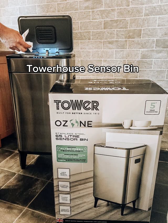 Instagram post by @sophia_and_williams_world for Tower Housewares. Caption reads: [...] for a new kitchen bin , check out....