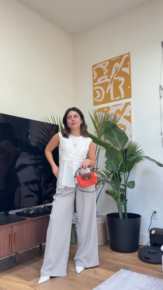 Instagram post by @thatgirljans for RIHOAS. Caption reads: this outfit🤍 @rihoas_official 

#rihoas.