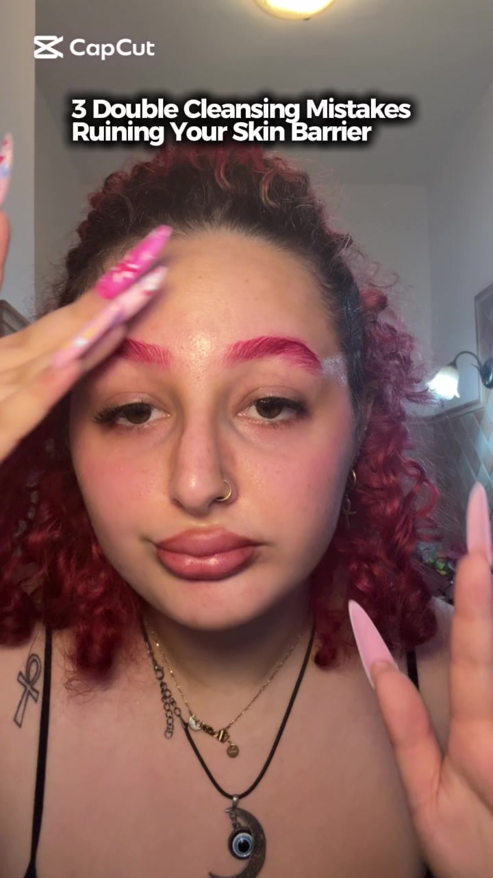TikTok post by @alessiaavialeee for IUNIK. Caption reads: [...] My current holy grail duo is the....