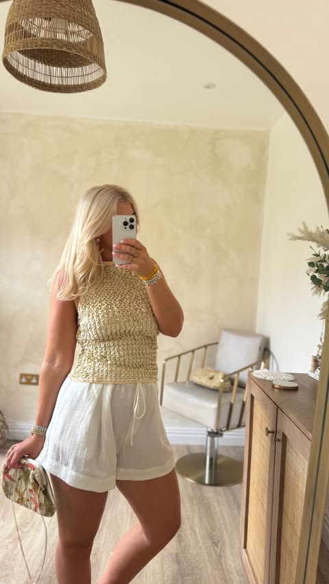Instagram post by @lisa_nellie_dottiexx for STYLINK. Caption reads: [...] link in my story / ASOS highlight 🫶🏽....