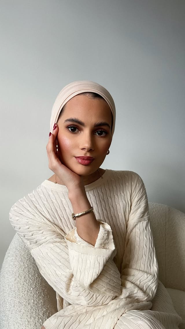 Instagram post by @jasminxomar for Eye of Horus Cosmetics. Caption reads: Created this soft glam look with....