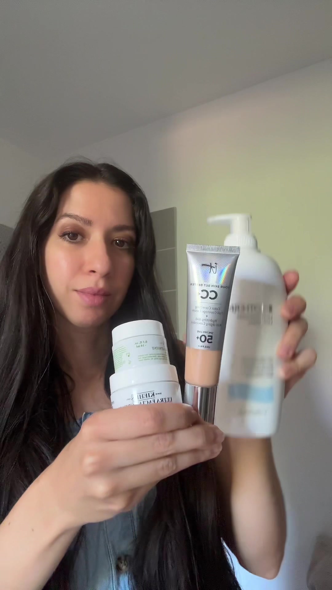 TikTok post by @its_nada_ka for IT Cosmetics. Caption reads: Routine makeup et hydratation du quotidien, pour....