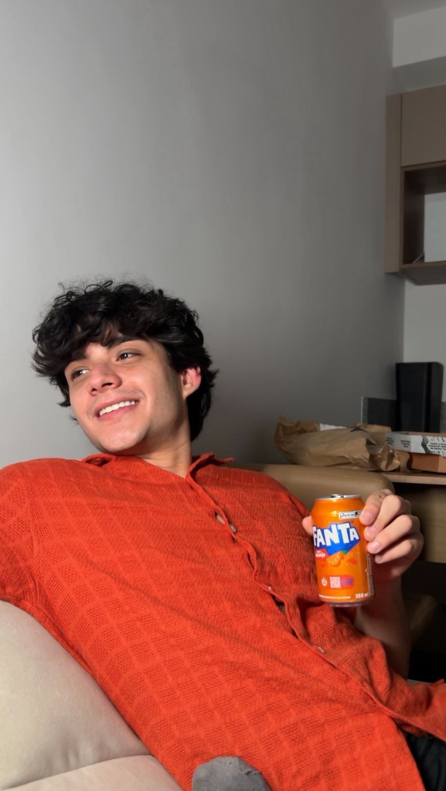Instagram post by @gabrielmda_ for Fanta. Caption reads: A gente abriu a geladeira, viu uma Fanta....