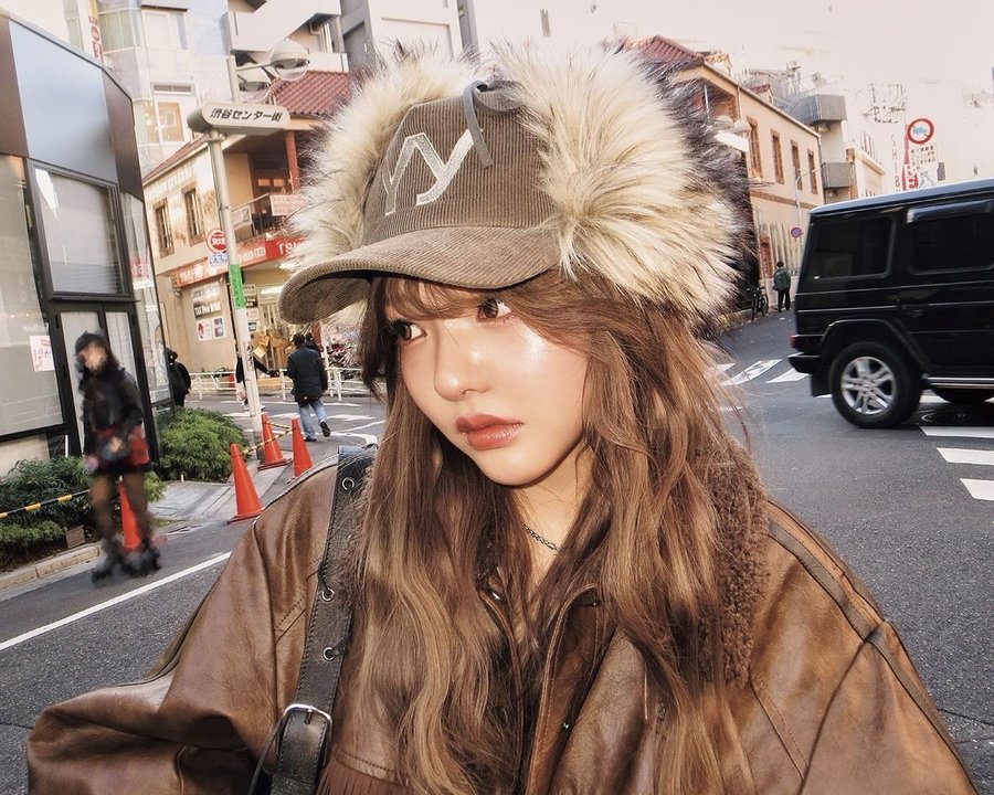 Instagram post by @watashiwali for NYLON. Caption reads: NYLON JAPAN 3月号🤎👍🏾.