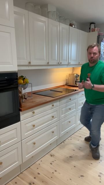 Instagram post by @fartilfirepiger for Bosch Home Danmark. Caption reads: annonce 🔥 HEJ KØKKENOPTUR 🔥 Venner køkkenet er....