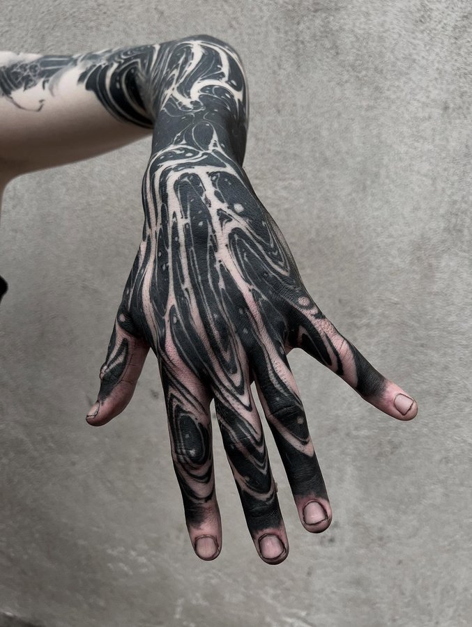 Instagram post by @eclipse.tattooink for Killer Ink Limited. Caption reads: love doin hands too much🫶🏻 
special thank you I....