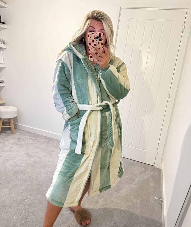 Instagram post by @laurenmerola_ for The Oodie. Caption reads: Cosy mornings wearing @the_oodie 💚🤍🧸 #ad 

It’s....