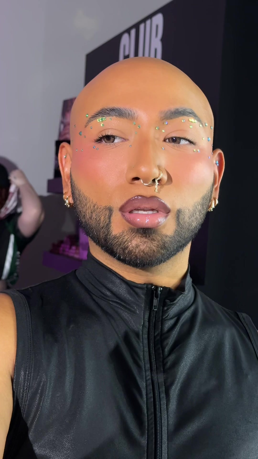 TikTok post by @makeupwithivan for GETSTONNED. Caption reads: [...] my amiguis @AndyRey gave me 🌊🧚🏽✨....