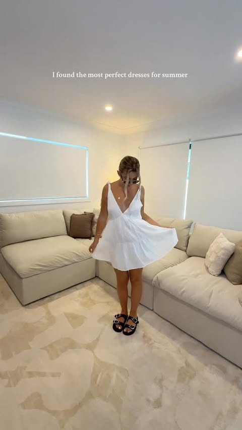 Instagram post by @laurenclarkson for Beginning Boutique. Caption reads: 30% off Black Friday sale at @beginningboutique....