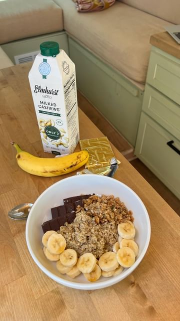 Instagram post by @megansheley for Elmhurst 1925. Caption reads: SWEET QUINOA BREAKFAST BOWL - essentially dessert....