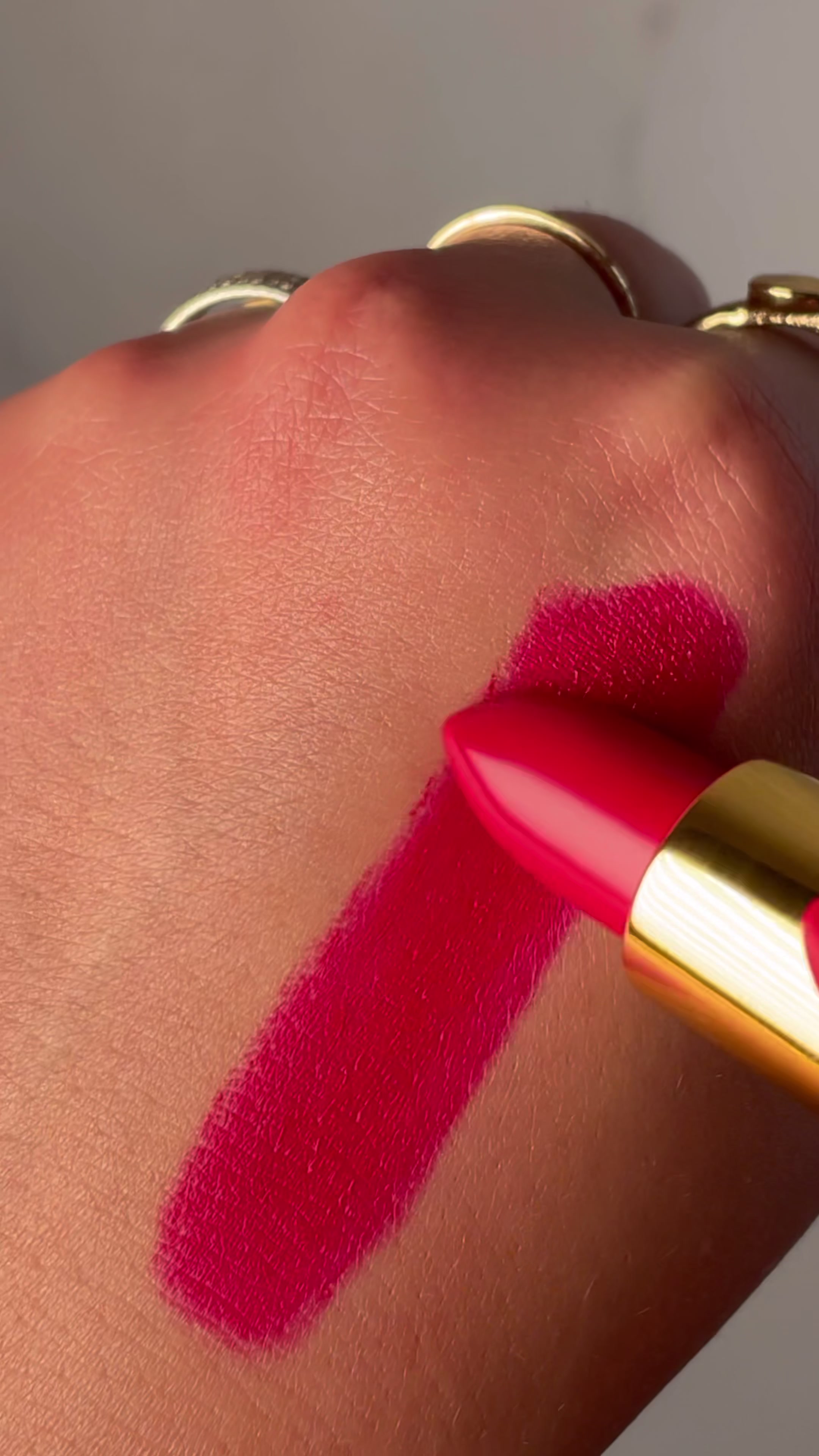 TikTok post by @migdymiller for Revlon. Caption reads: [...] #affordable #maquillaje @Revlon Cosmetics.