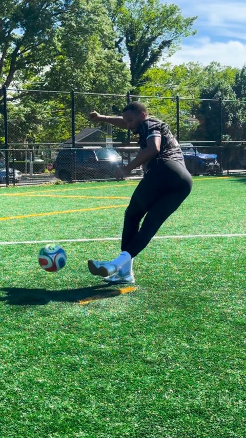 Instagram post by @itekkers for Hyundai Worldwide. Caption reads: I was challenged by a Robot to do a Ghost Rabona....