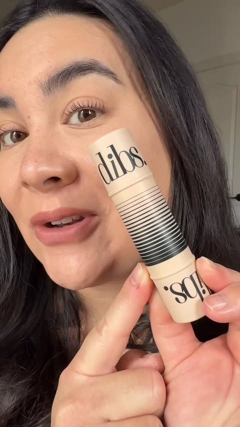 Instagram post by @caseymtzbeauty for DIBS Beauty. Caption reads: [...] I had to try these fan faves from....