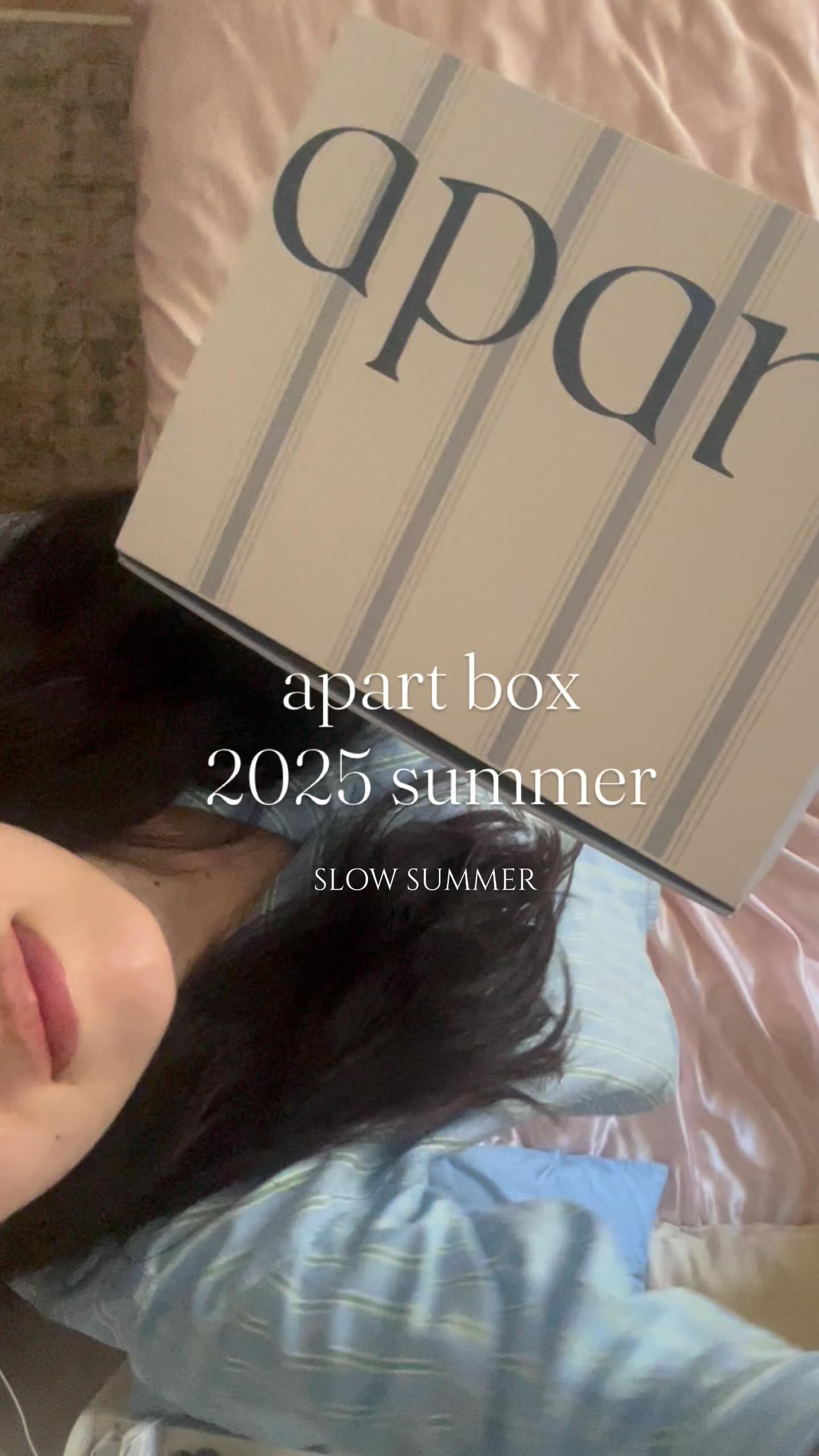 Instagram post by @___k.a.r.i.n___ for SWATi. Caption reads: ときめきが届く暮らしの定期便🌻🫧楽しみにしてたapart....